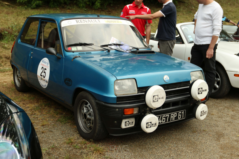 Illustration for article titled Classic British Welcome Photos (Le Mans Carshow)